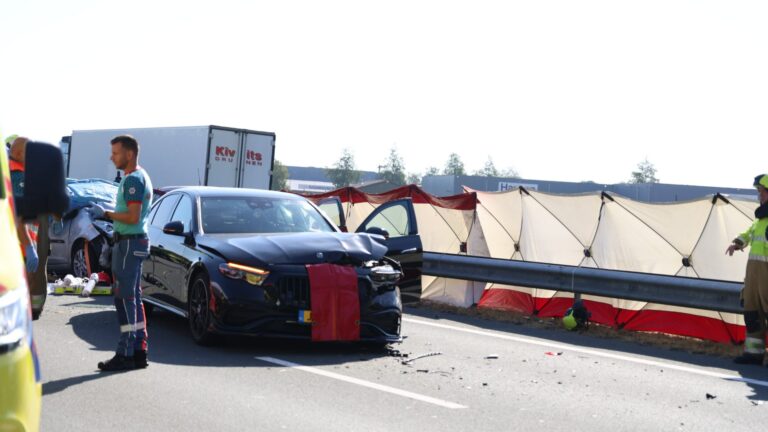 Slachtoffers dodelijk ongeval op snelweg zijn man (71) en vrouw (72)