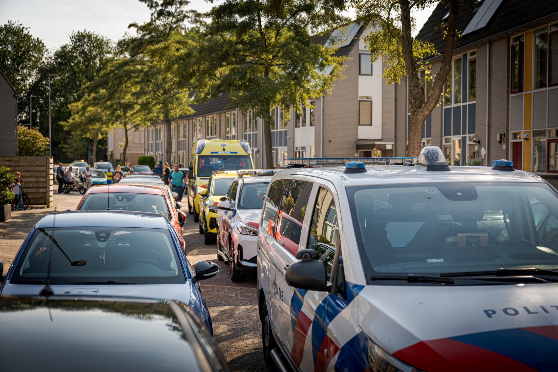 Kind gered uit zwembad in achtertuin
