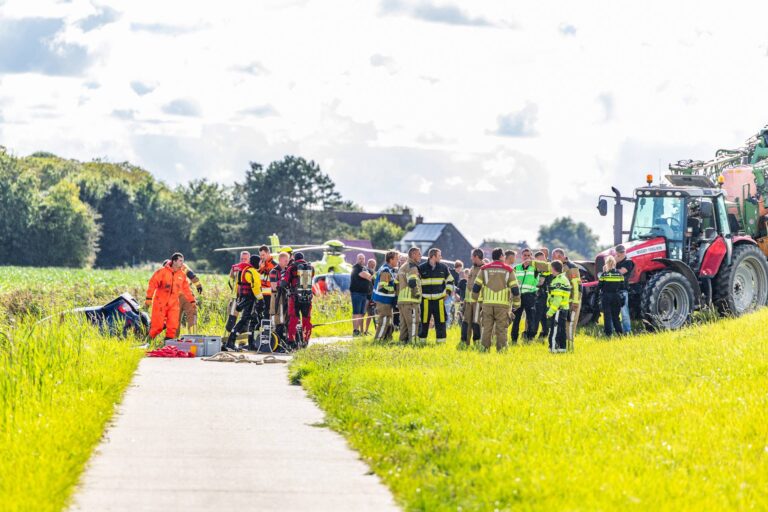 Bestuurder ernstig gewond na auto te water