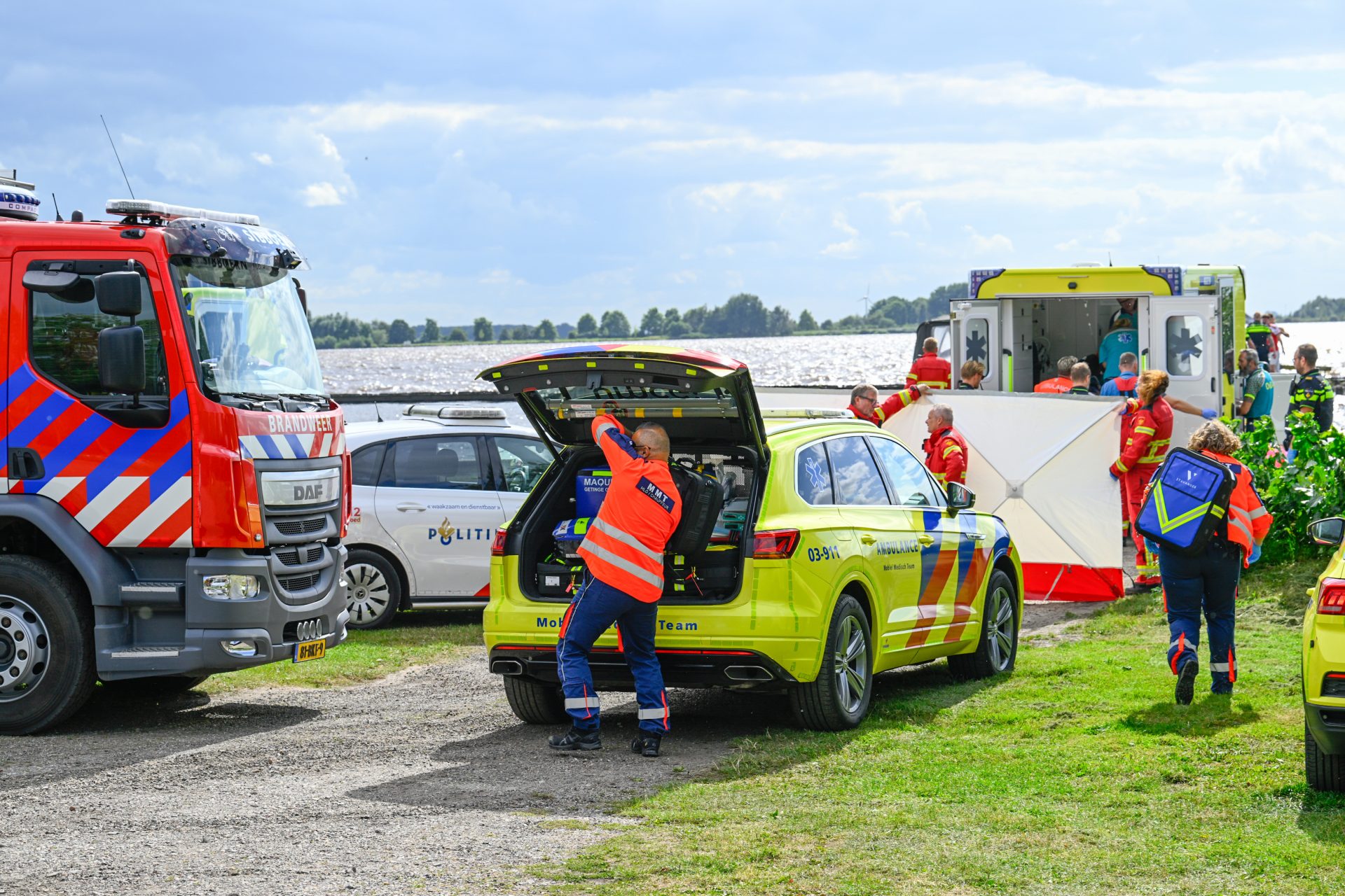 Surfer (58) overleden na aanvaring met bootje