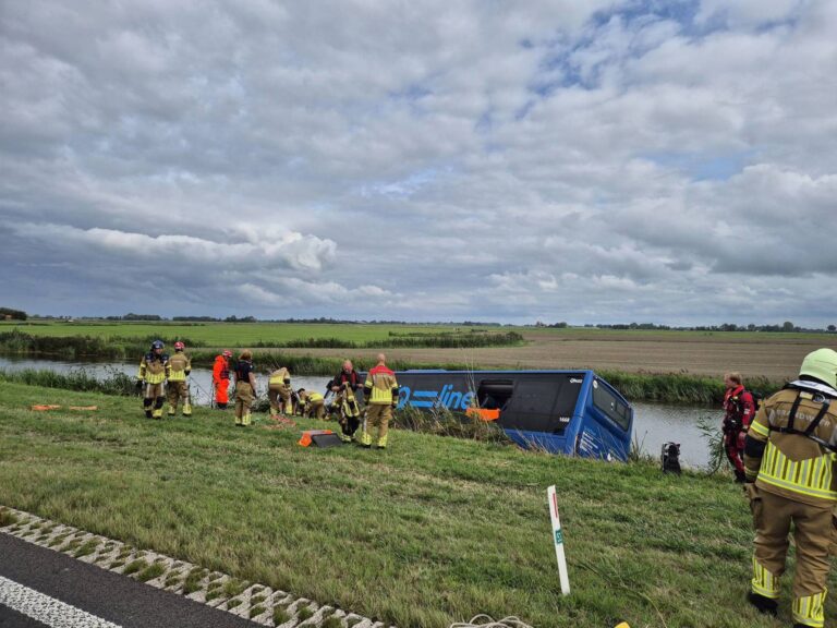 UPDATE: Dode bij zeer ernstig ongeval met motorrijder en lijnbus