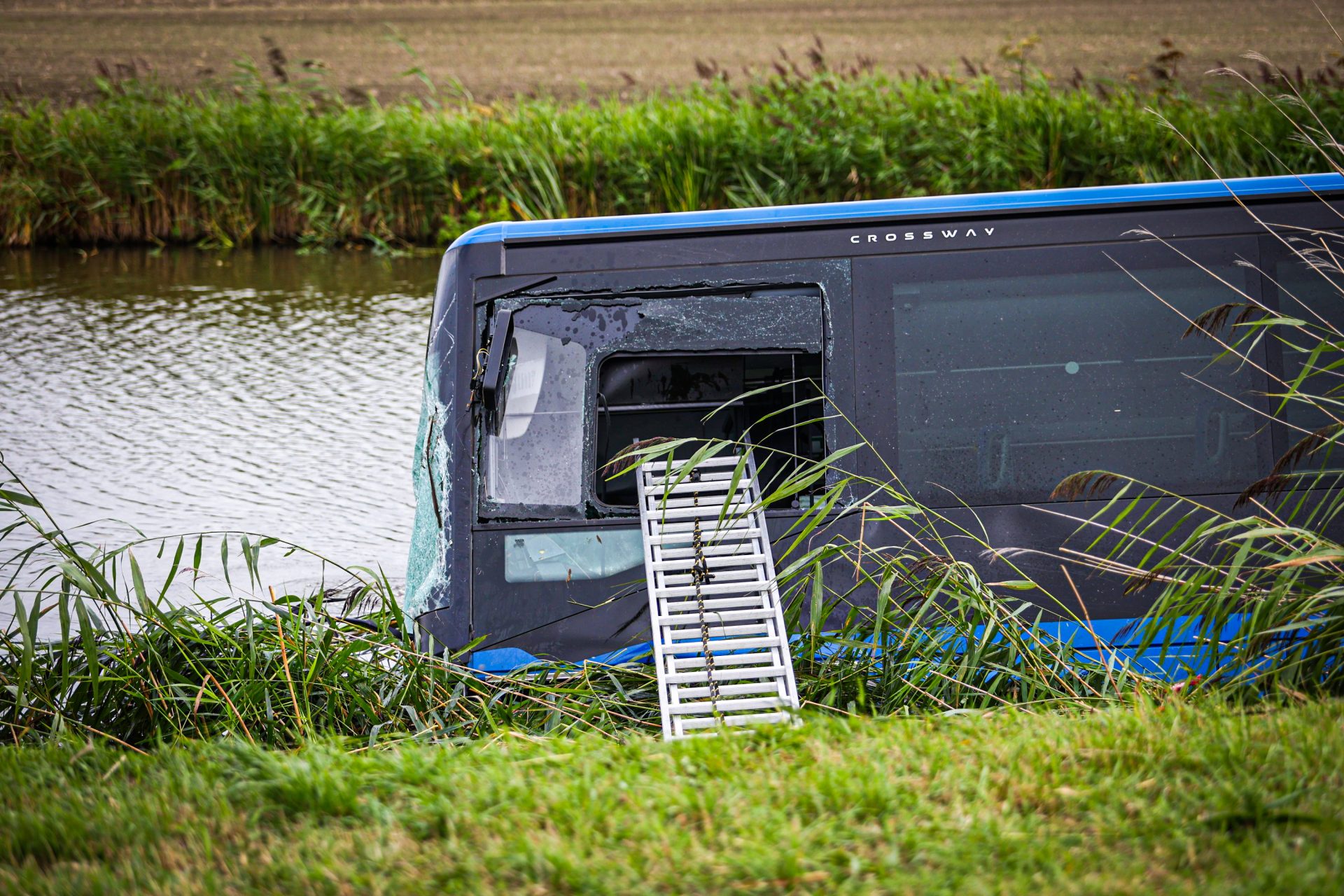 NOORDERNIEUWS_Zeer_ernstig_ongeval_tussen_motor_en_Qliner_bij_Nijewier_7 - 112 Nederland