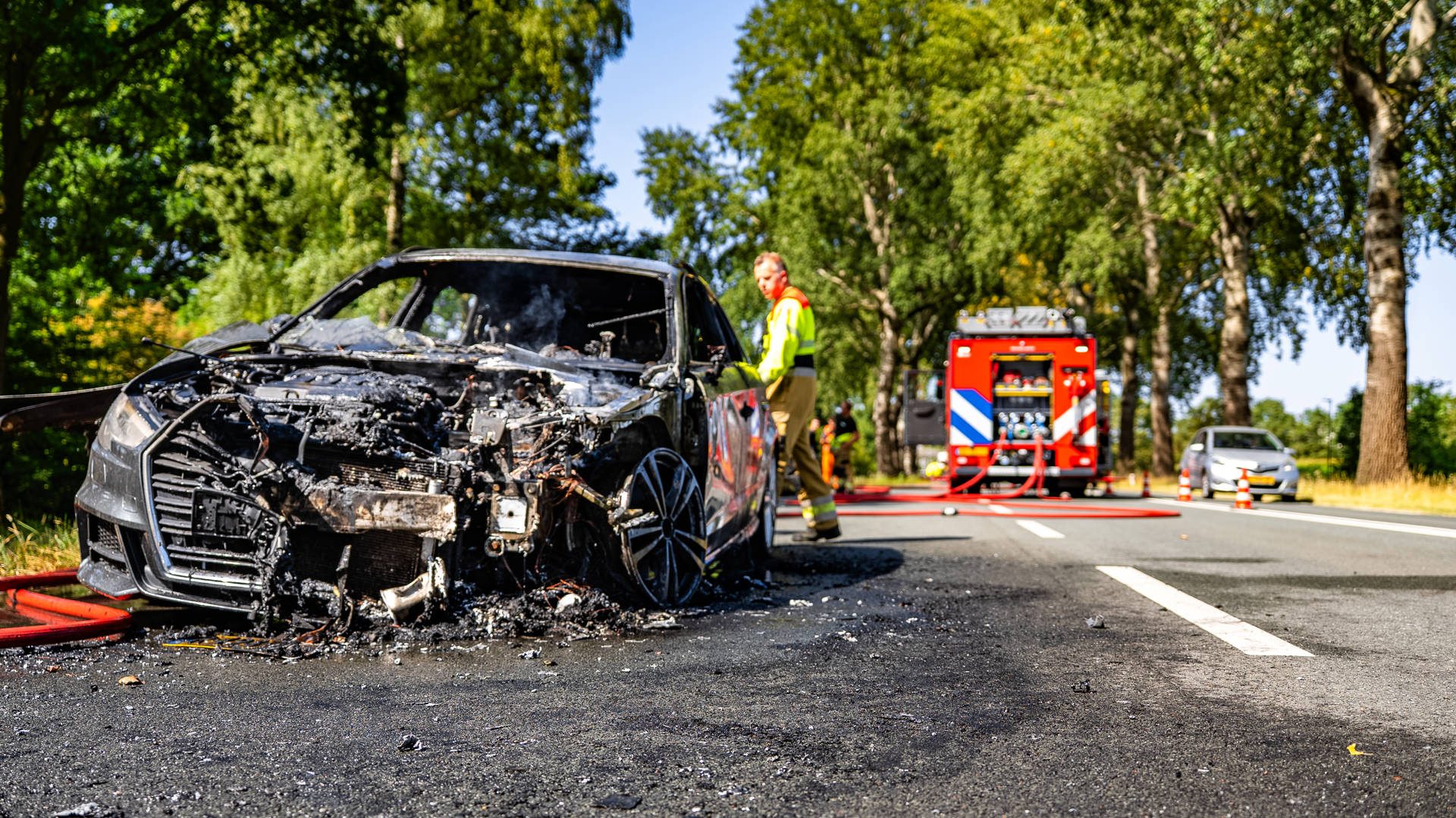 Audi gaat volledig in vlammen op