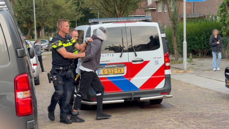 Opnieuw onrust in wijk, politie pakt acht jongeren op