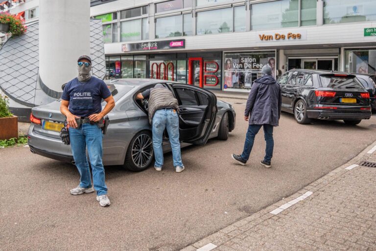 Drie verdachten vast voor afpersing na politie-inval