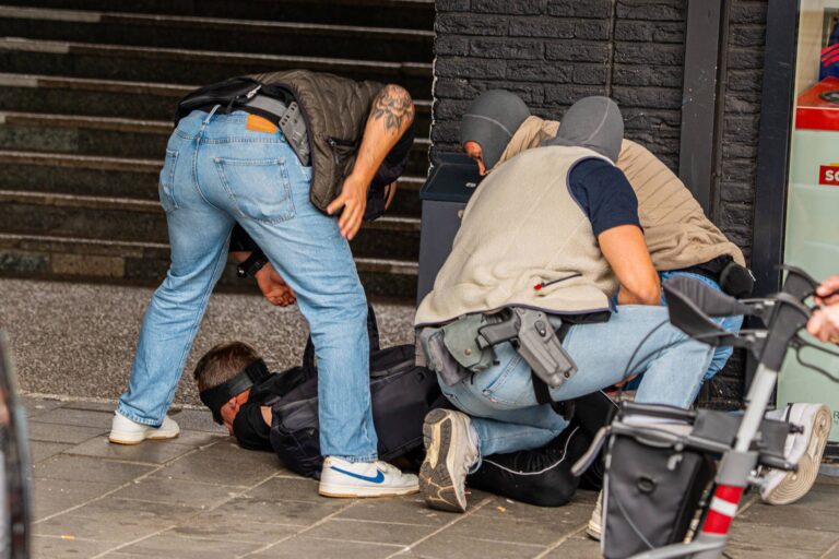 Grote politieacties: arrestaties op straat en in woning