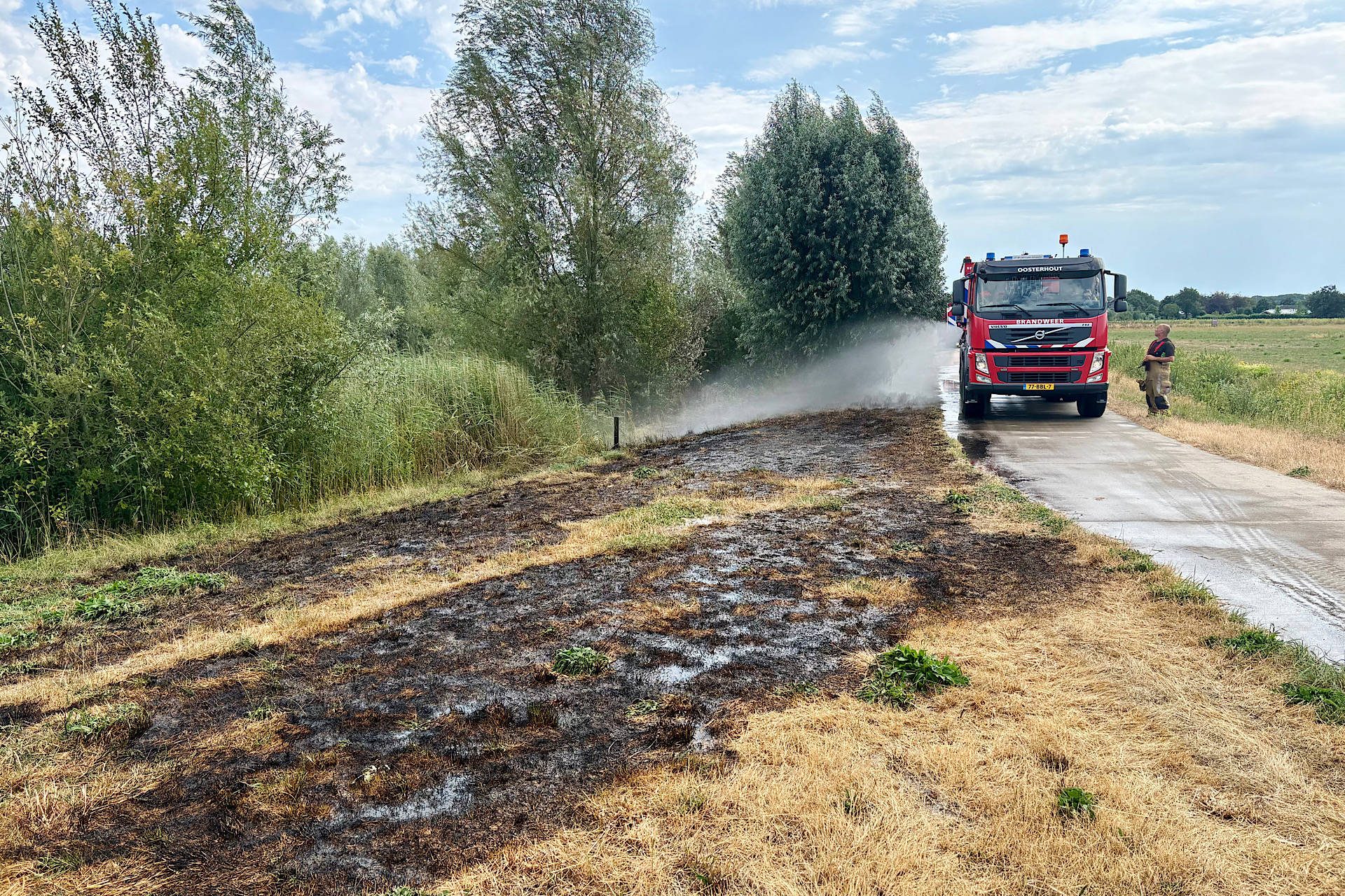 Bermbrand snel onder controle