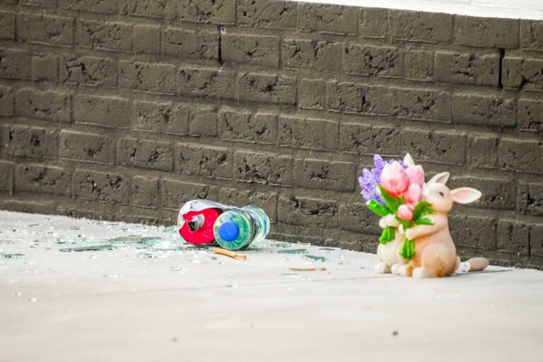 Explosief aangetroffen bij woning, omgeving direct afgezet