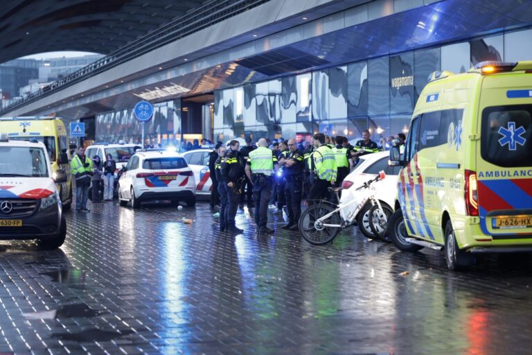 Drie mensen naar ziekenhuis na steekpartij, verdachte aangehouden
