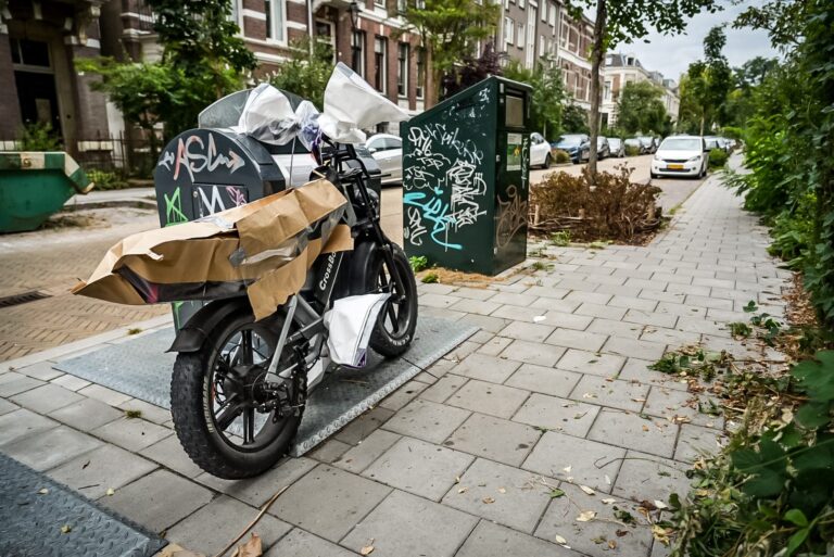 DSI houdt 35-jarige Arnhemmer aan, fatbike onderzocht
