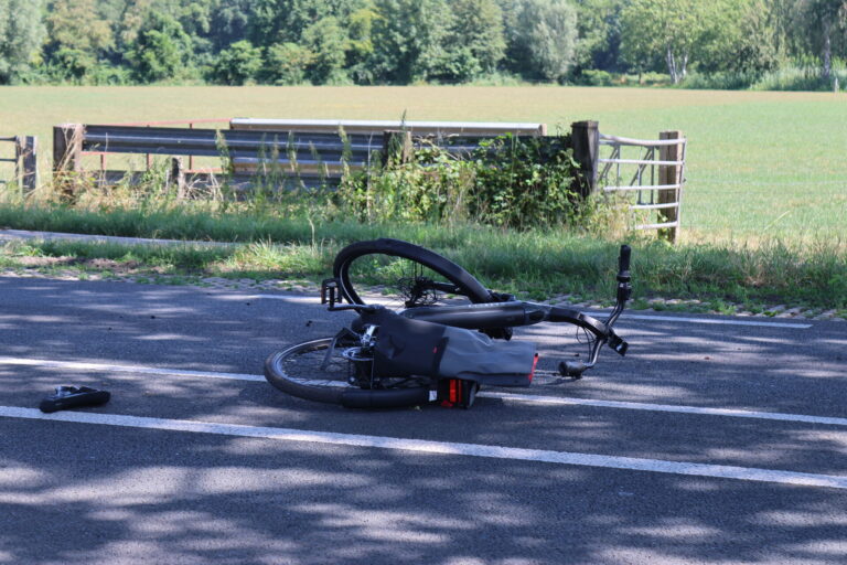 Fietser overleden na aanrijding met auto