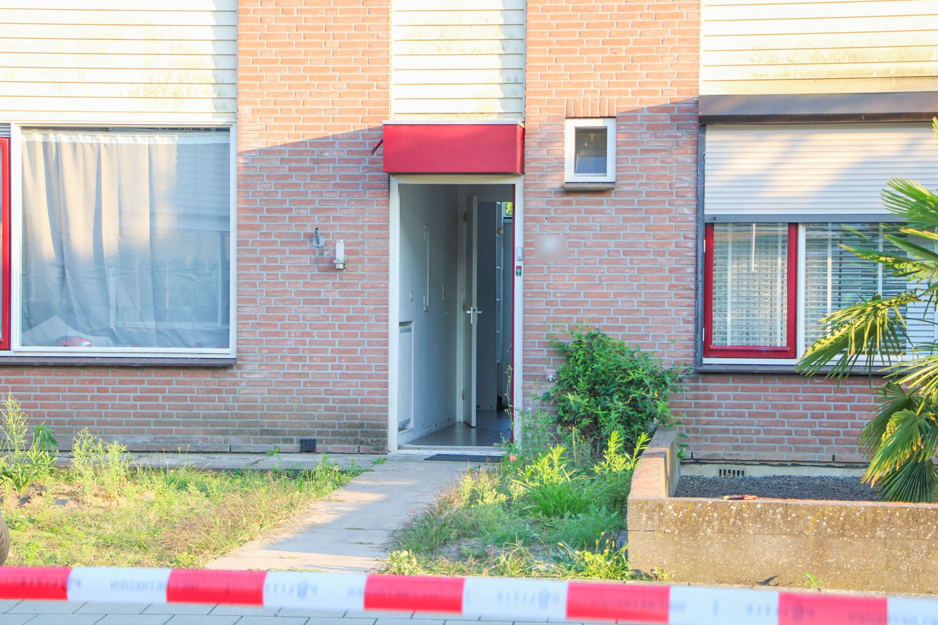 Forensisch onderzoek bij woning na dodelijk steekincident