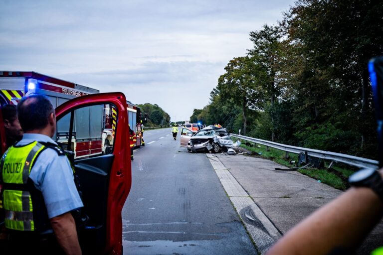 Chauffeur vlucht na dodelijk ongeval op snelweg