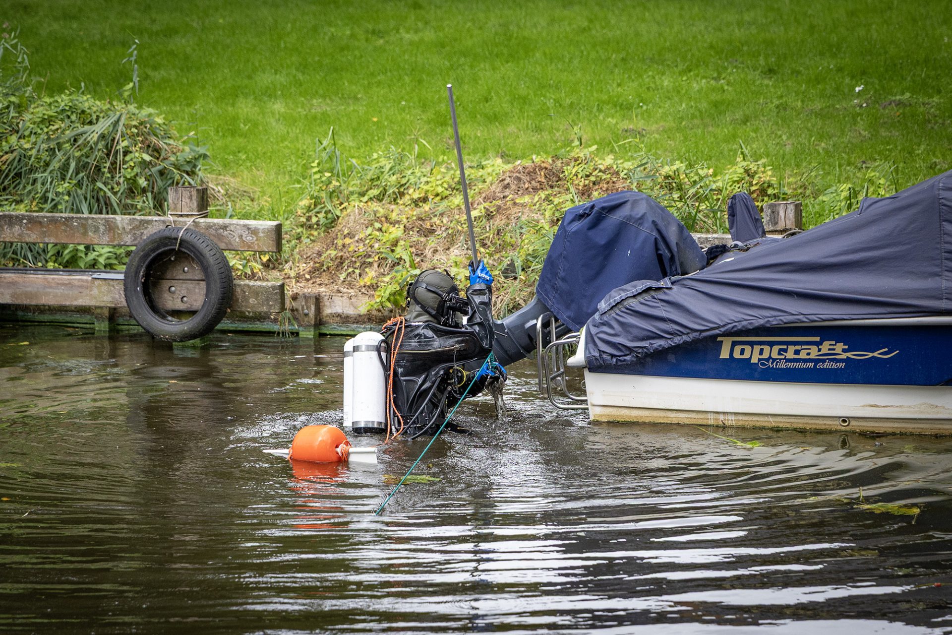 Defensieduikers zoeken opnieuw in water, politie doet onderzoek