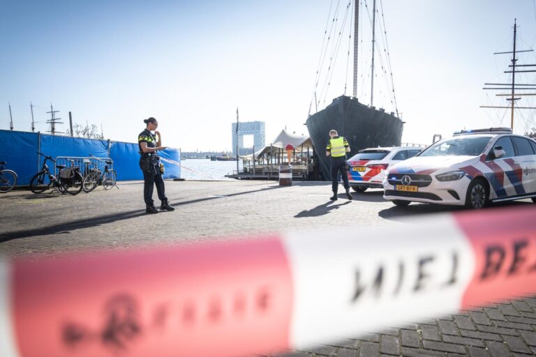 Ruzie over loslopende hond ging vooraf aan doodschieten gevangenismedewerker op terras