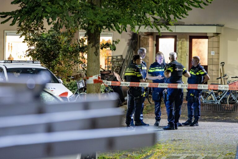 Politie onderzoekt woningen na melding van schietincident
