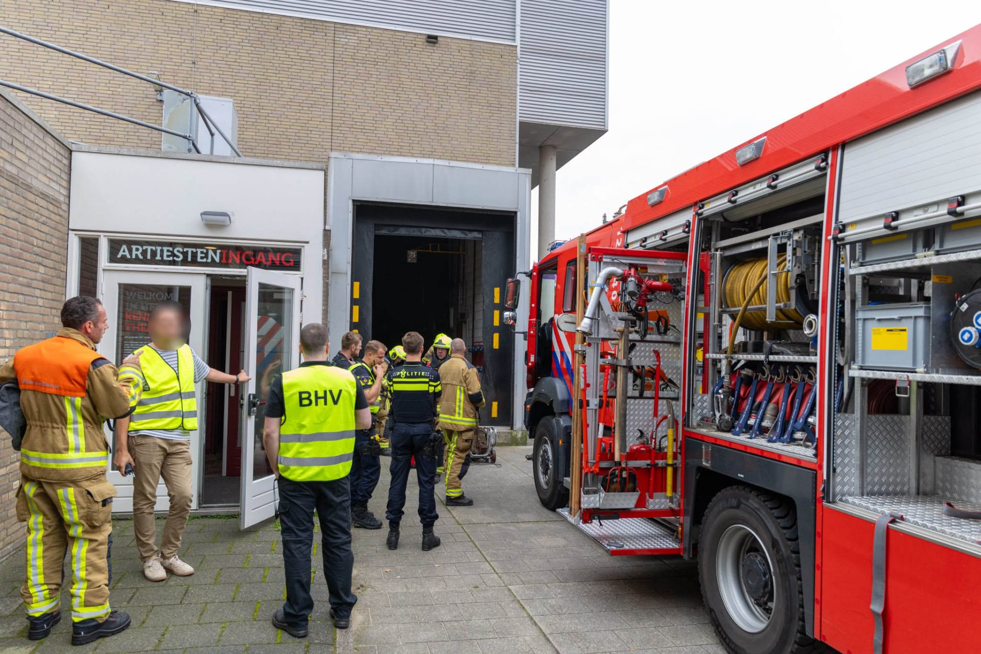 Brandweer rukt uit voor mogelijke brand bij theater