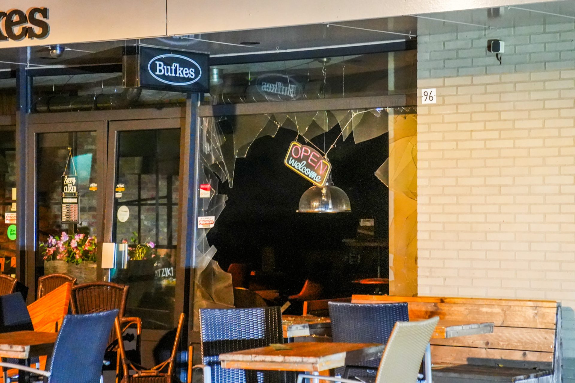 Veel schade na explosie bij broodjeszaak