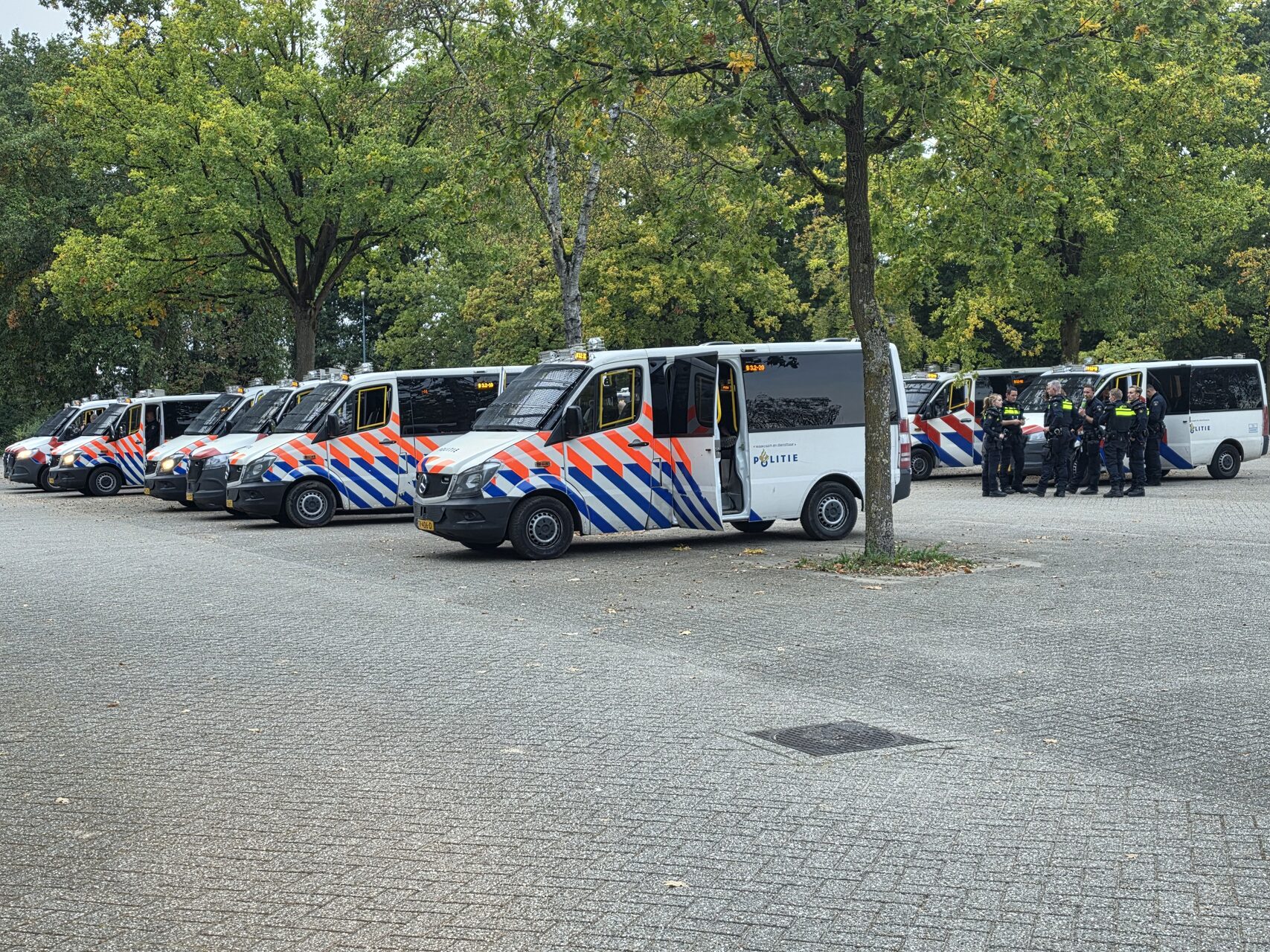 Veel politie op de been bij demonstratie tegen azc Rhenen