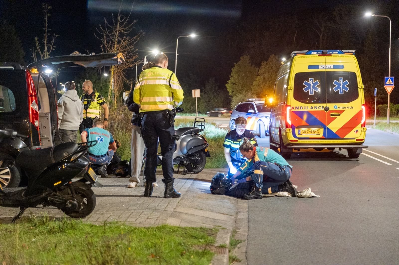 Twee gewonden na botsing tussen auto en scooter in Heemskerk