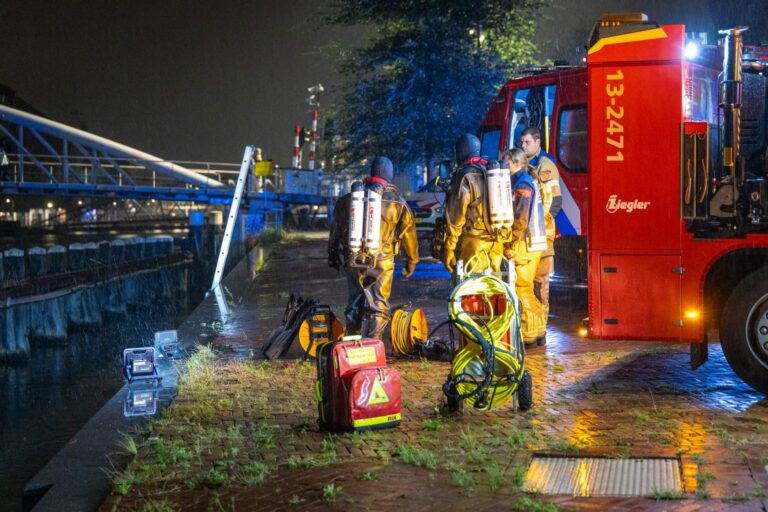 Auto raakt te water, bestuurder gereanimeerd