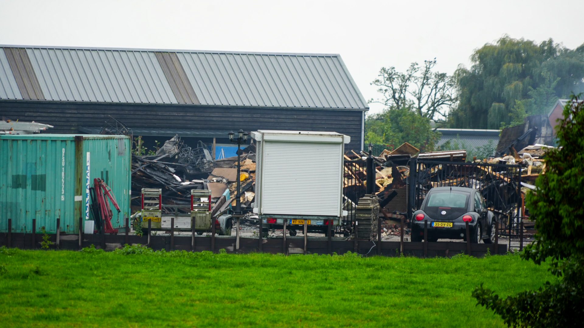 Mogelijk drugslab ontdekt na grote brand in loods