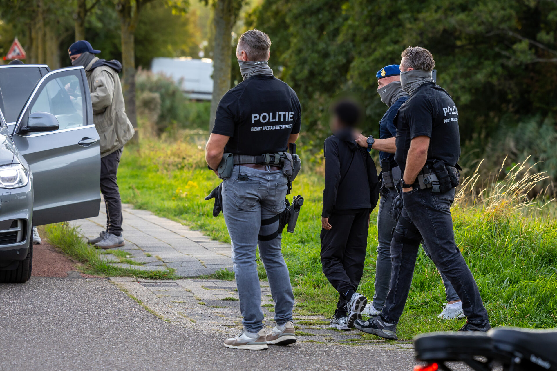 Arrestatieteam pakt 15-jarige op na gewapende beroving