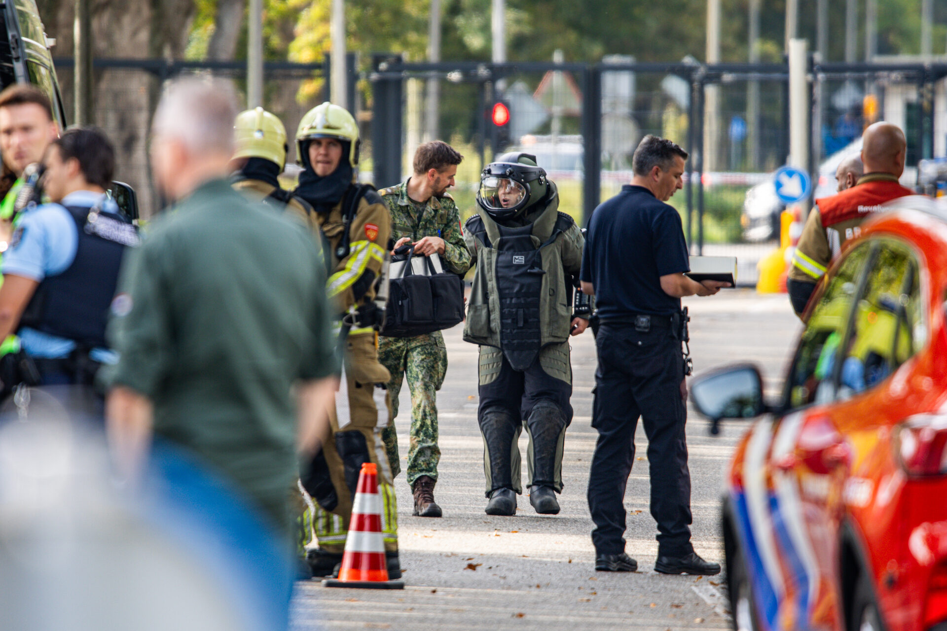 Man aangehouden na bomdreiging bij vliegbasis, tas blijkt ongevaarlijk