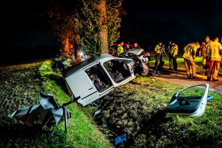UPDATE: Bestelbus botst tegen boom, traumahelikopter opgeroepen