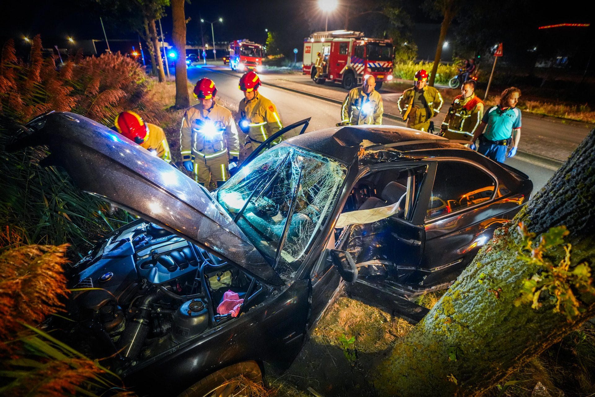 Man heeft engeltje op schouder na zware crash tegen boom