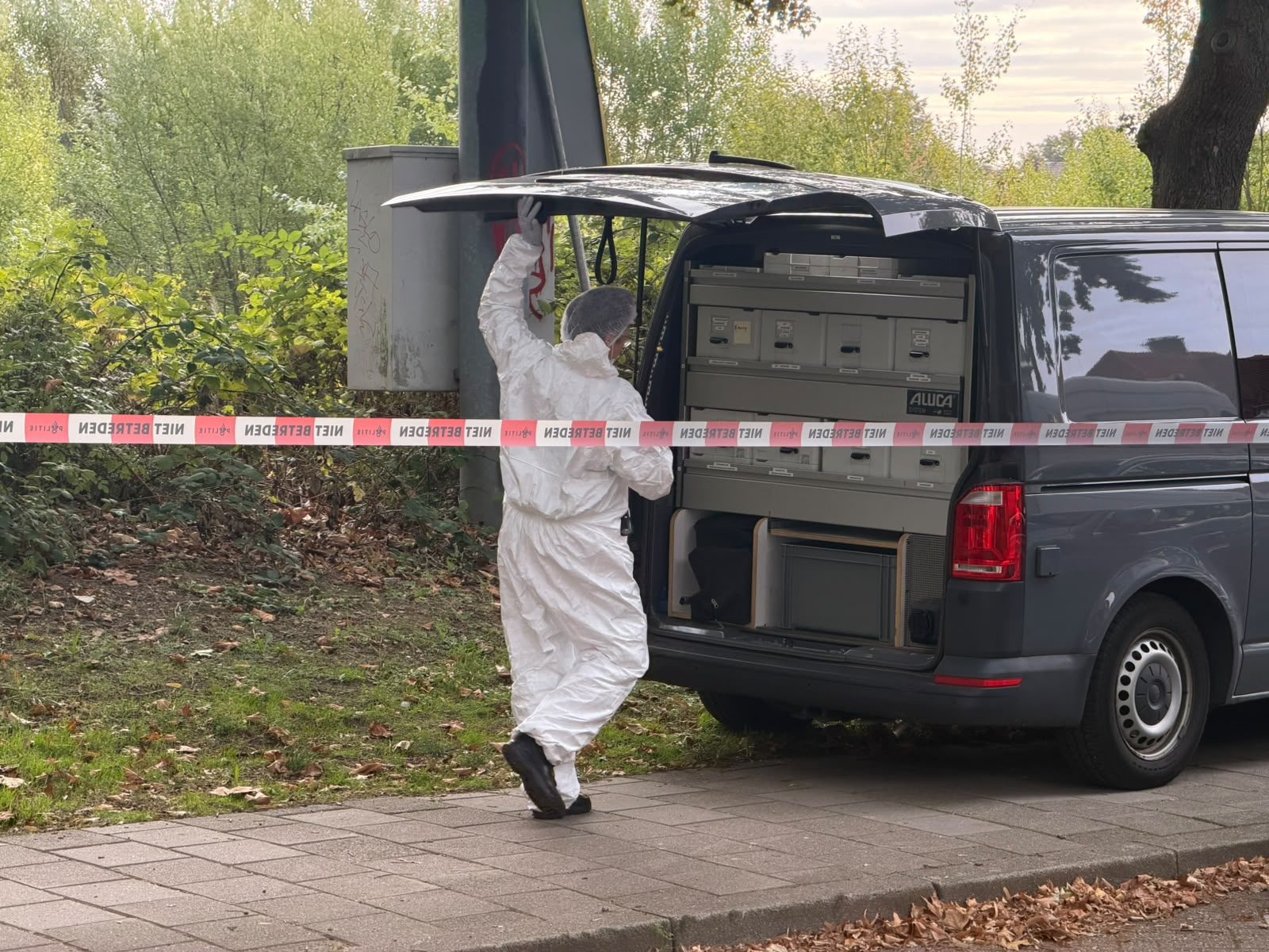 Overleden persoon aangetroffen, politie houdt rekening met misdrijf