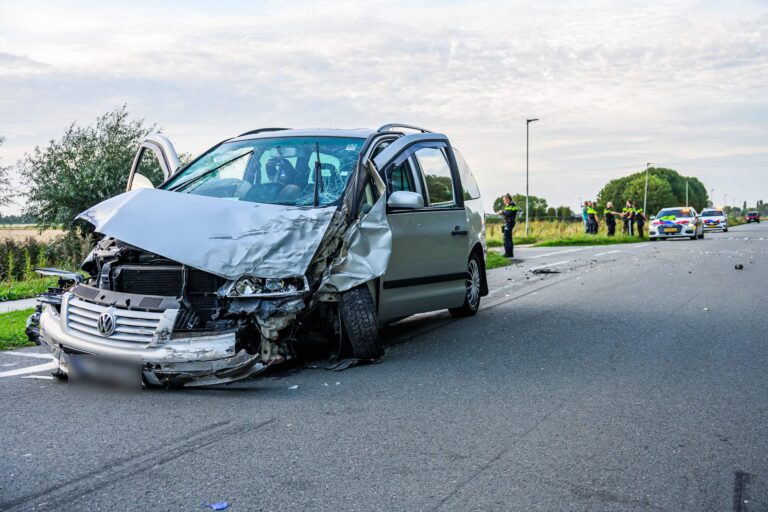 Automobilist gereanimeerd na ernstig ongeval, politie zoekt fietster