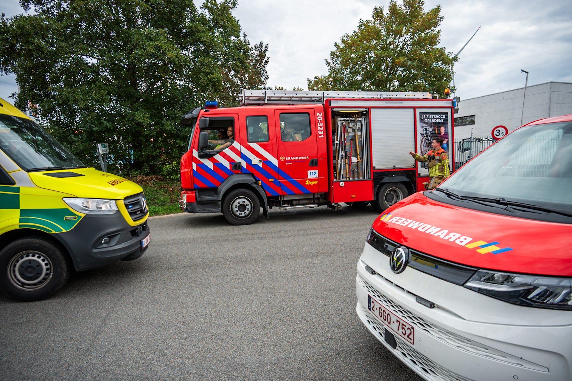 Brandweer spreekt van besmet gebied na vondst wit poeder