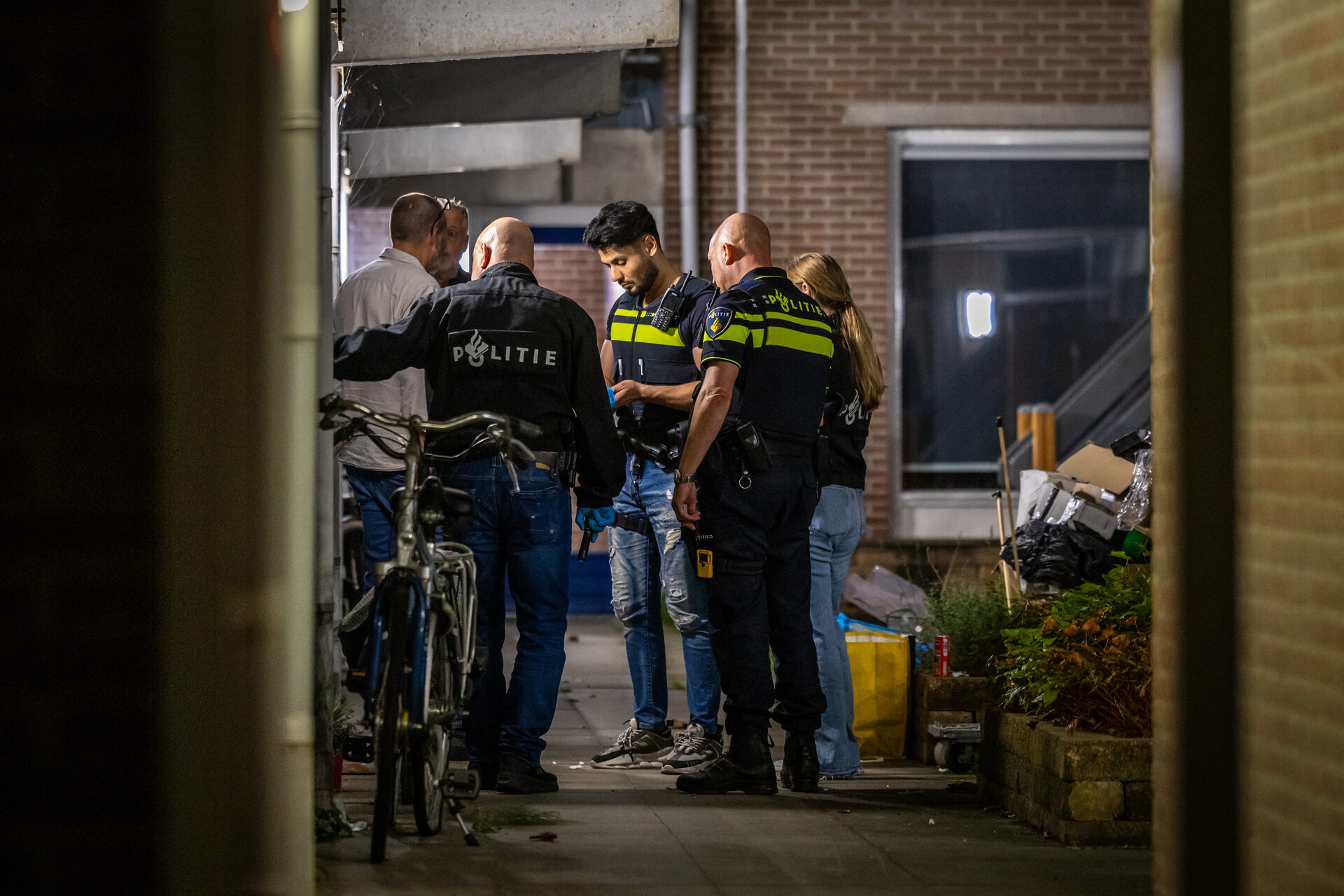 Grote hoeveelheid vuurwerk aangetroffen in woning Hellevoetsluis