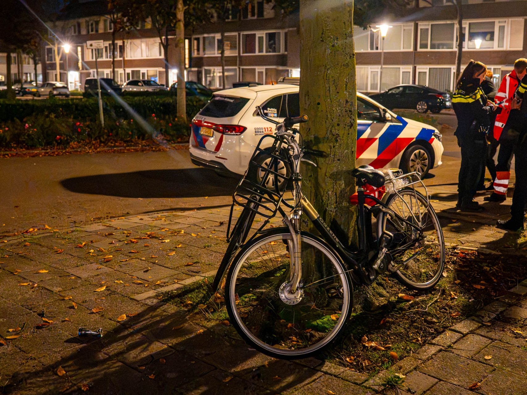 Fietser zwaargewond bij botsing met auto, bestuurder rijdt door