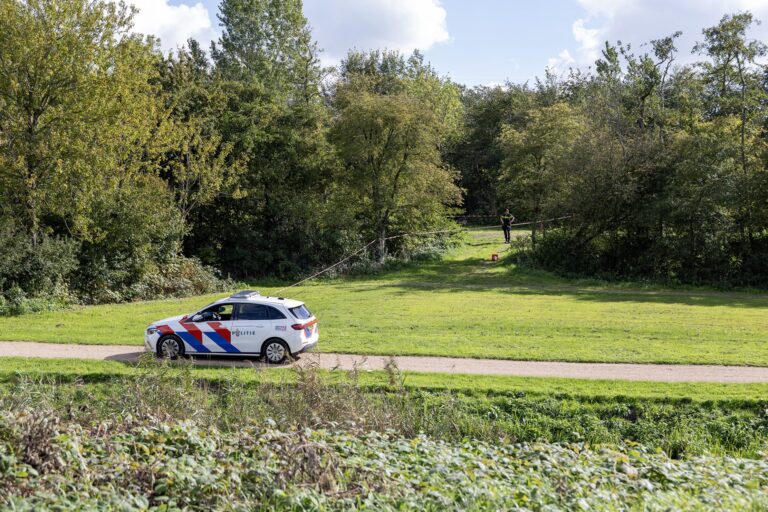 Omstanders vinden dood lichaam in bos