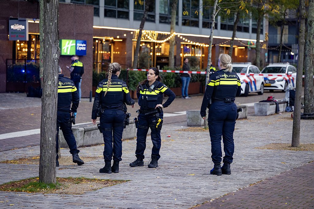 Man neergestoken bij hotel, verdachte opgepakt