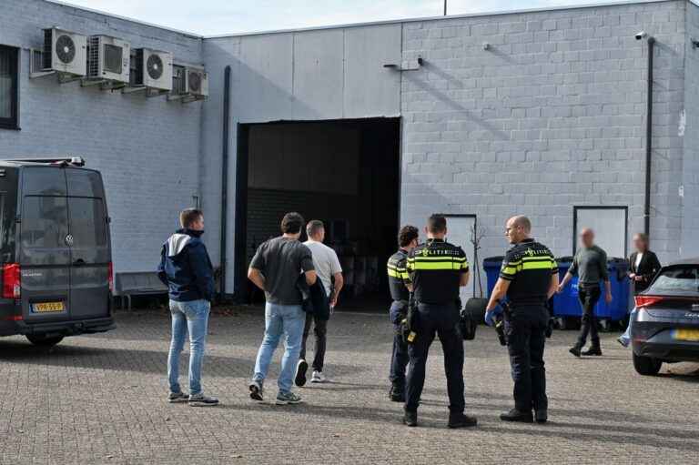 Pallets met grondstoffen voor drugs aangetroffen, 24-jarige aangehouden