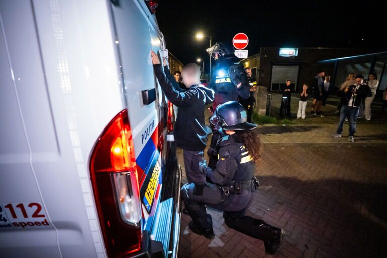 UPDATE: Meerdere aanhoudingen bij ingrijpen mobiele eenheid bij kraakactie