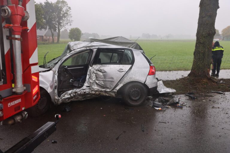 Persoon ernstig gewond bij ongeval met Volkswagen Golf, traumahelikopter ingezet