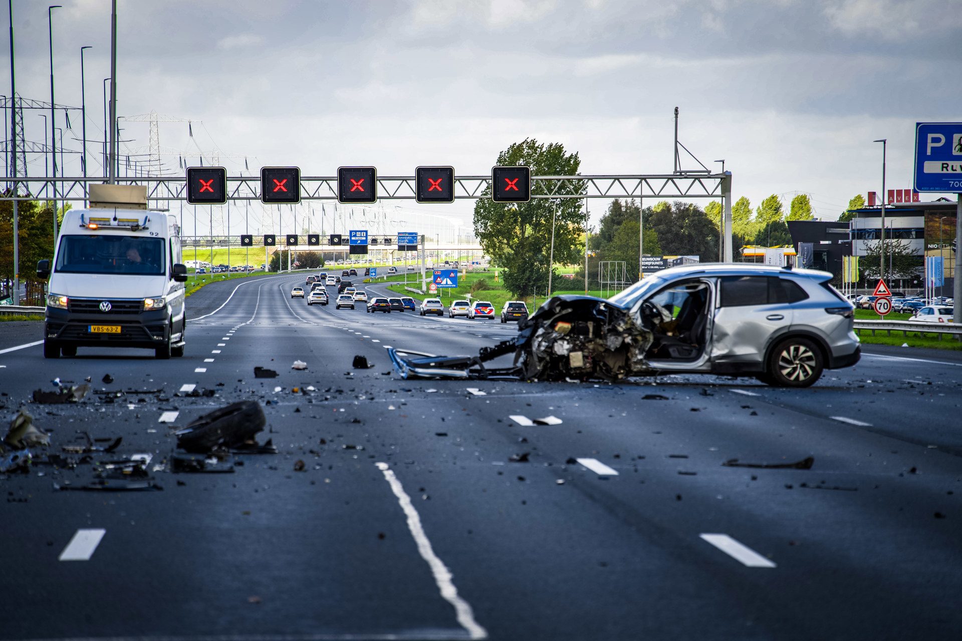 Ernstig ongeval met drie voertuigen, meerdere gewonden