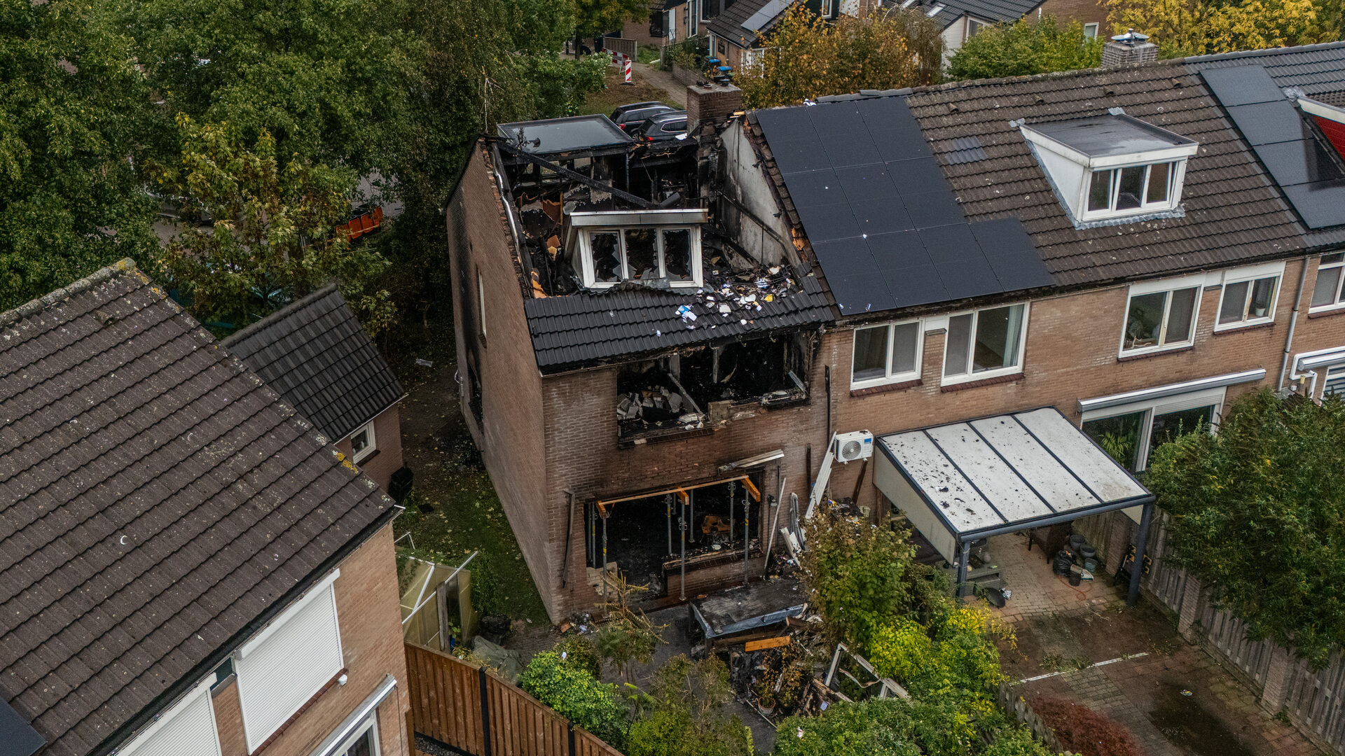 HEITINK_20261013_Enorme_schade_zichtbaar_na_dodelijke_woningbrand_Doesburg_4 - 112 Nederland
