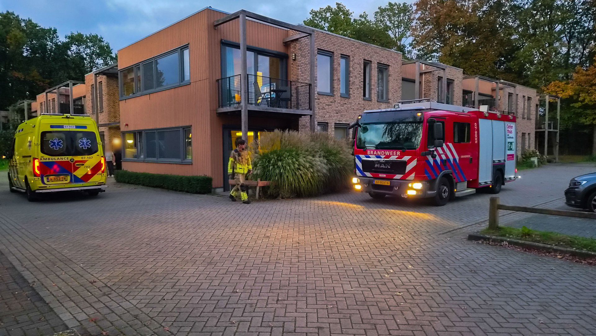 HEITINK_20261019_Persoon_zwaargewond_bij_woningbrand_in_zorgappartement_aan_de_Vogelkersweg_in_Arnhem_1 - 112 Nederland