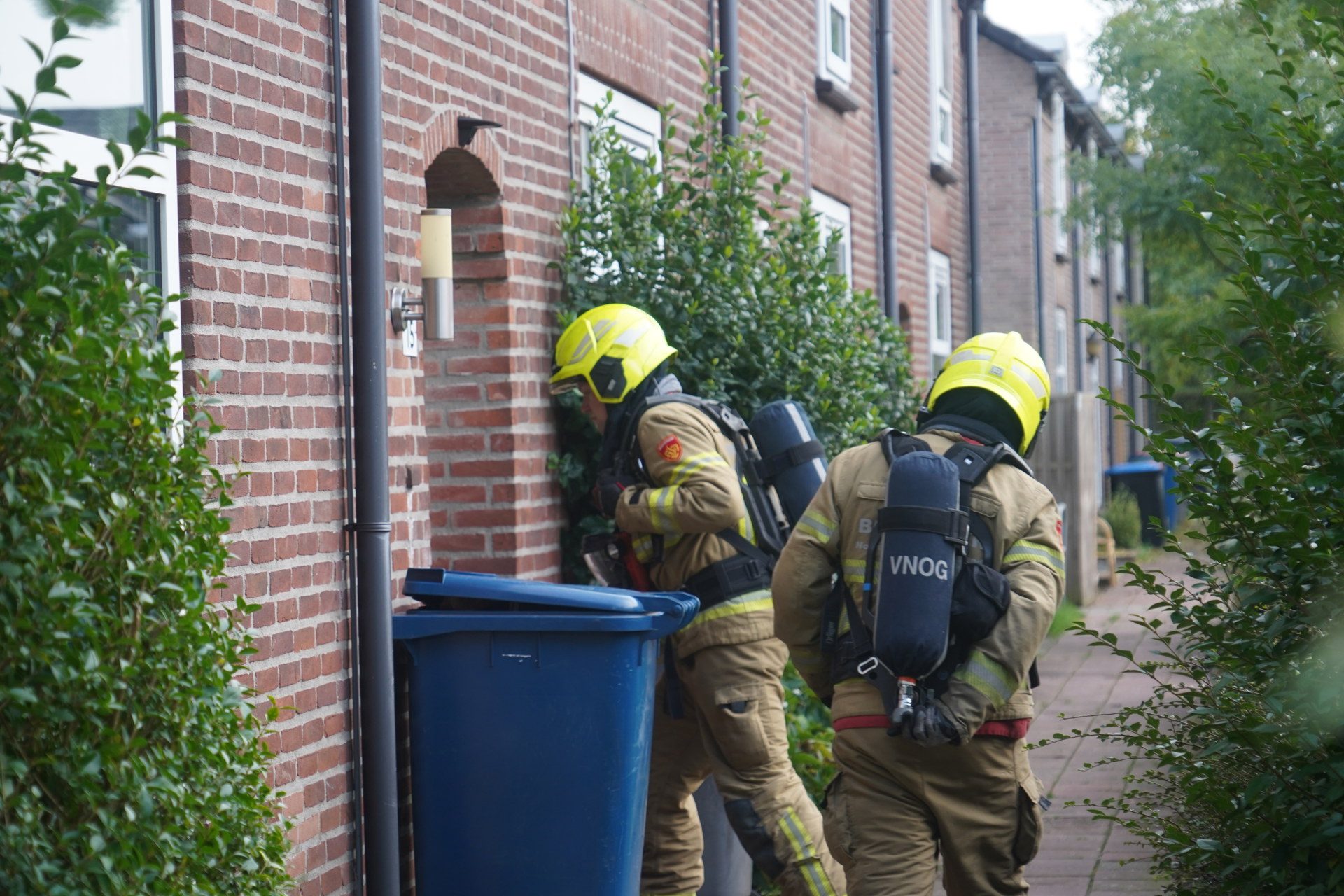 HEITINK_20261025_Schuurbrand_Wulpenlaan_Apeldoorn_snel_onder_controle_5 - 112 Nederland