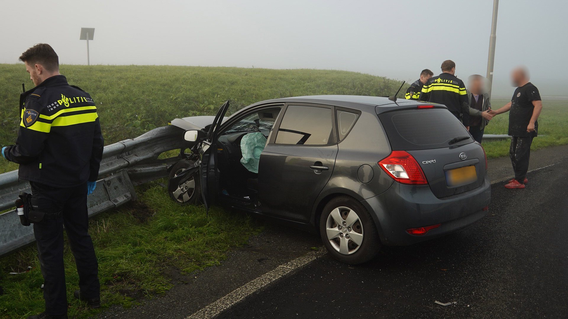 Bestuurder gewond bij eenzijdig ongeval, auto moet worden afgesleept