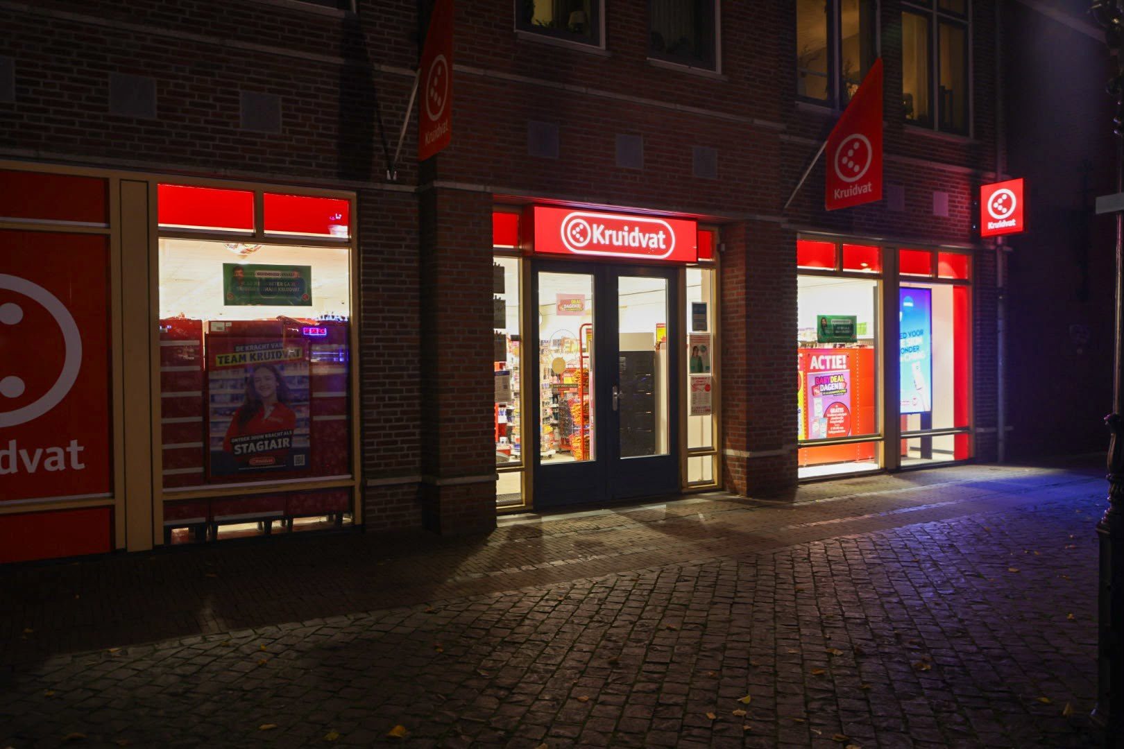 Winkeliers grijpen in na grote diefstal bij drogisterij, twee mannen aangehouden