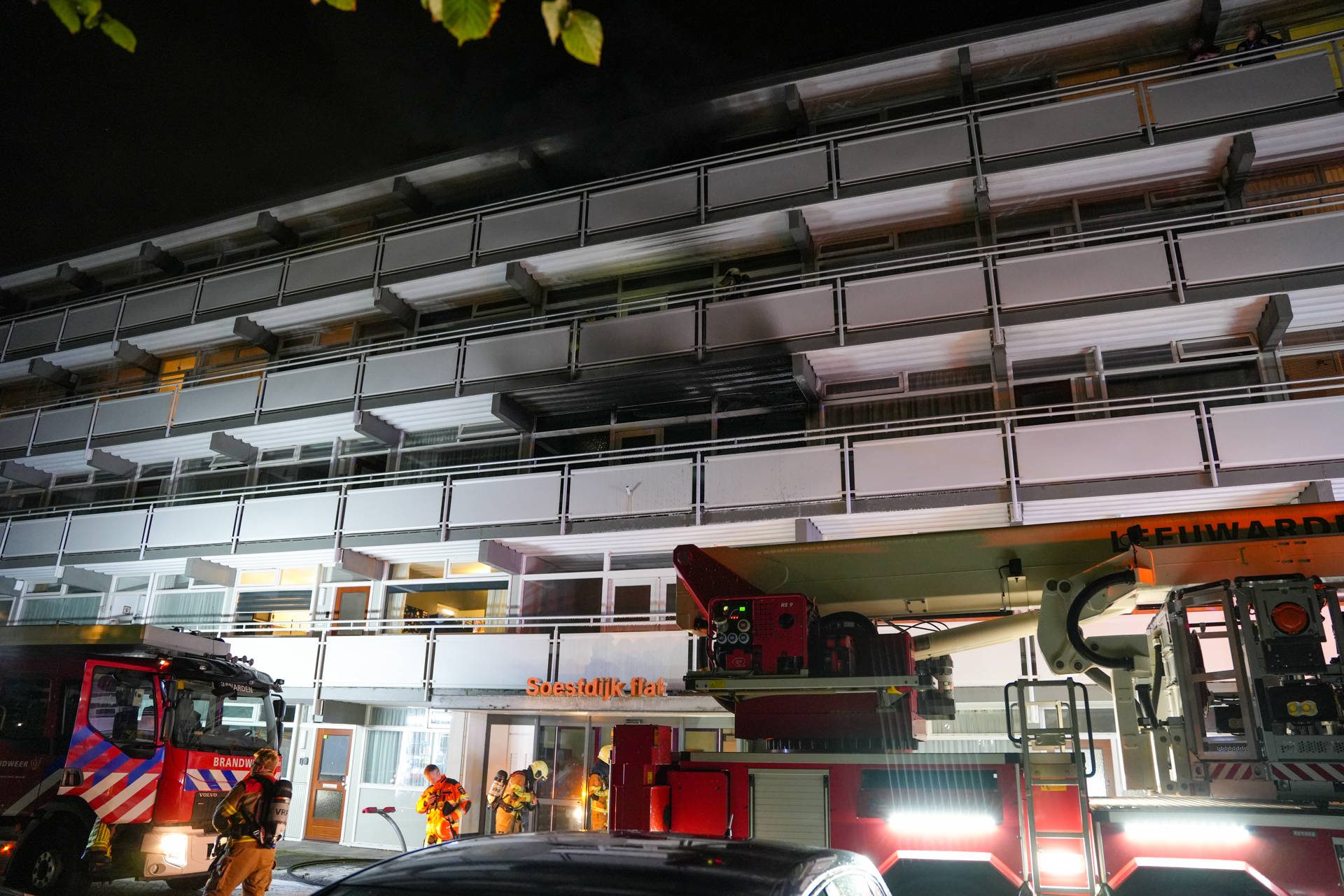 Grote schade na uitslaande brand in flat in Leeuwarden