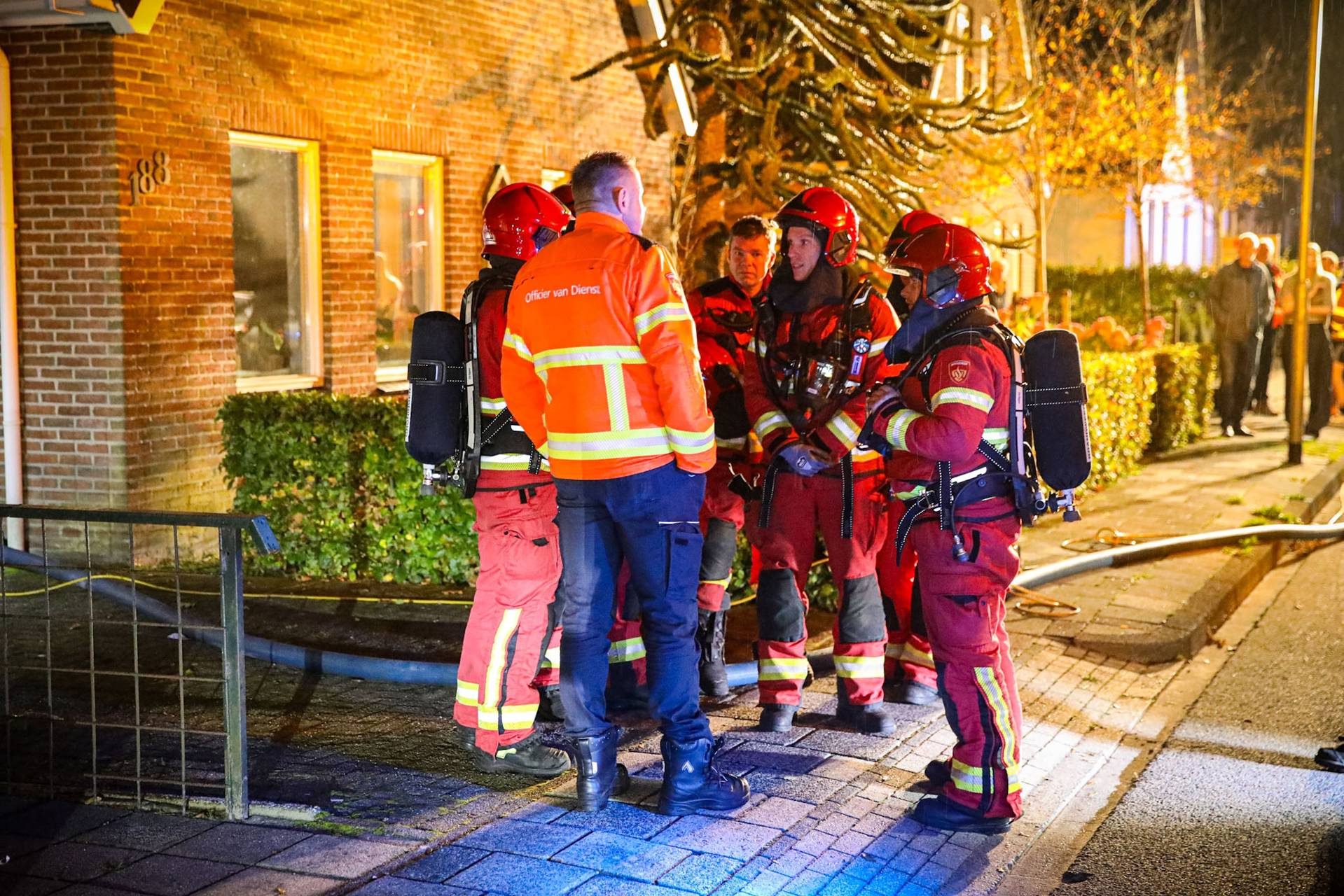 NOORDERNIEUWS_20261026_Pan_op_vuur_zorgt_voor_veel_rook_in_woning_Wildervank_persoon_uit_huis_gehaald_5 - 112 Nederland