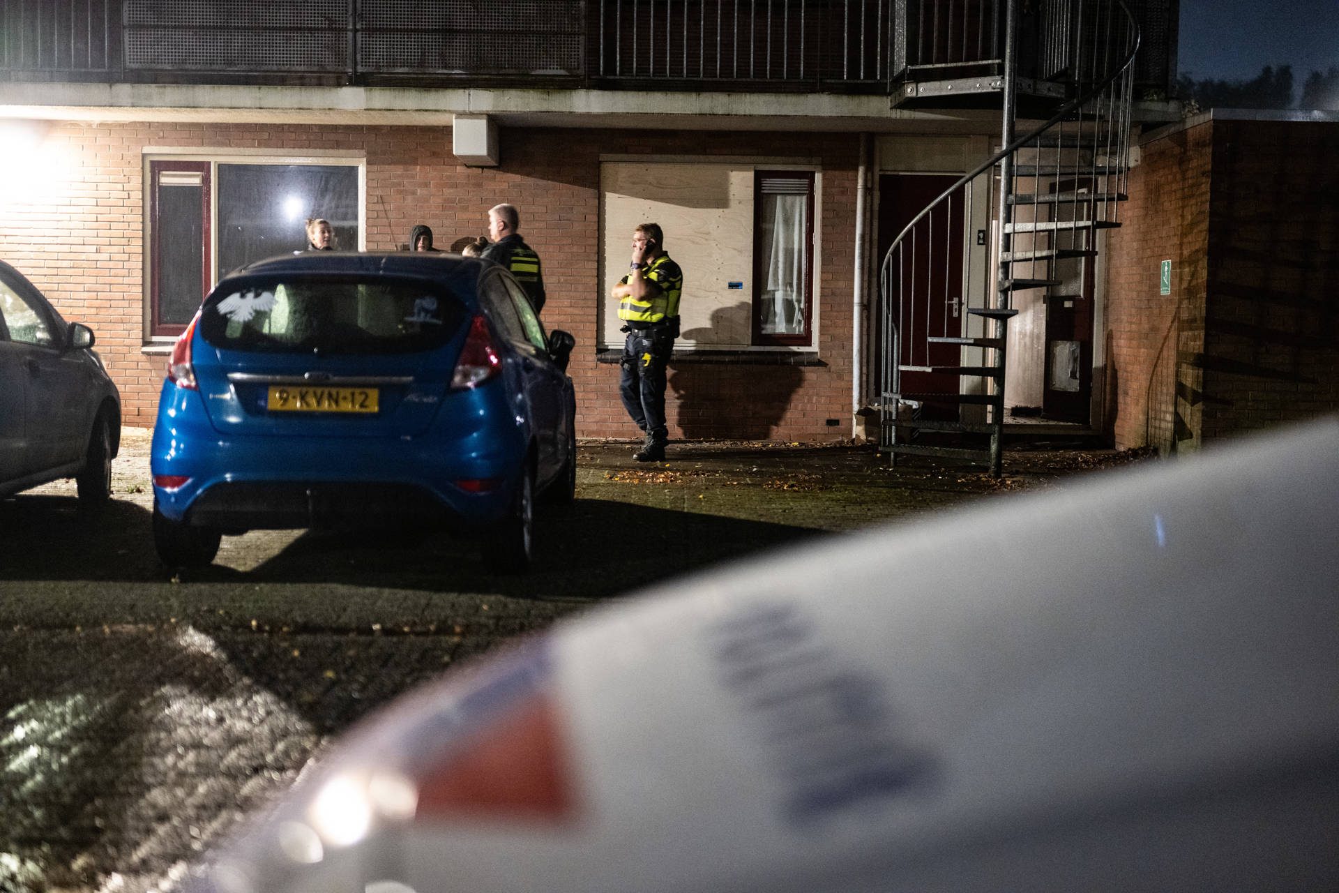 Explosie vernielt voordeurraam van woning, raam eerder deze week ook al kapot