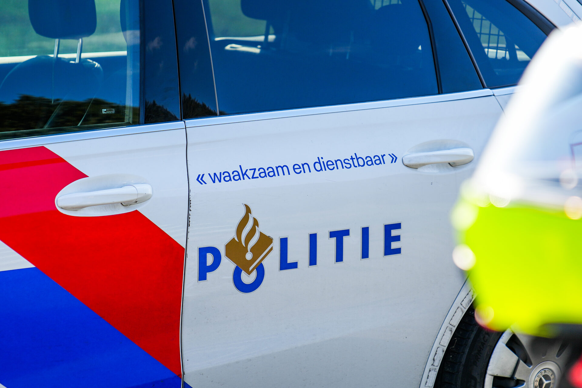 Agent gebeten door hond tijdens conflict in woning